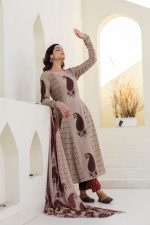 Beige & This Maroon Paisley Print 3-Piece Suit 👗 - Image 3