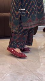 Beige & Maroon Paisley Print 3-Piece Suit 👗 - Image 4